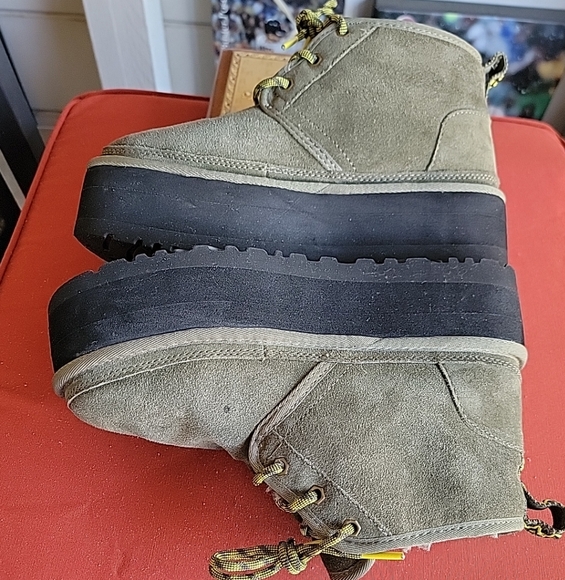 UGG Men's Olive and Black Boots - Picture 7 of 16